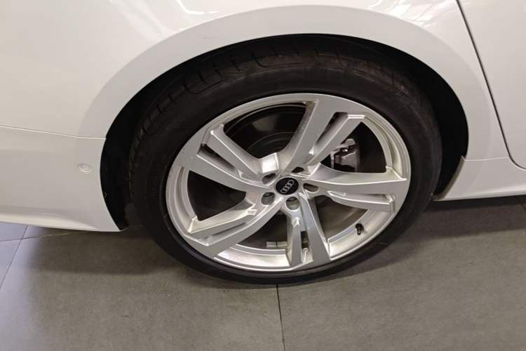 Used Audi A7L 2022 45 TFSI quattro S-line Paladin Right Rear Wheel Hub