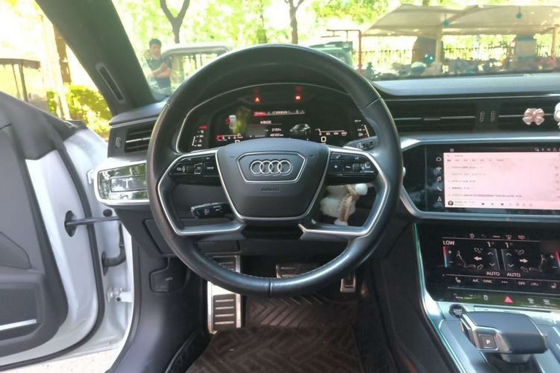Used Audi A7L 2022 45 TFSI quattro S-line Visionary Edition Obsidian Black Package Steering Wheel