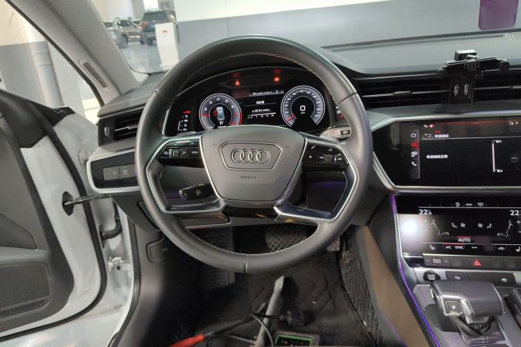 Used Audi A7L 2022 45 TFSI S-line Dream-Building Edition Steering Wheel