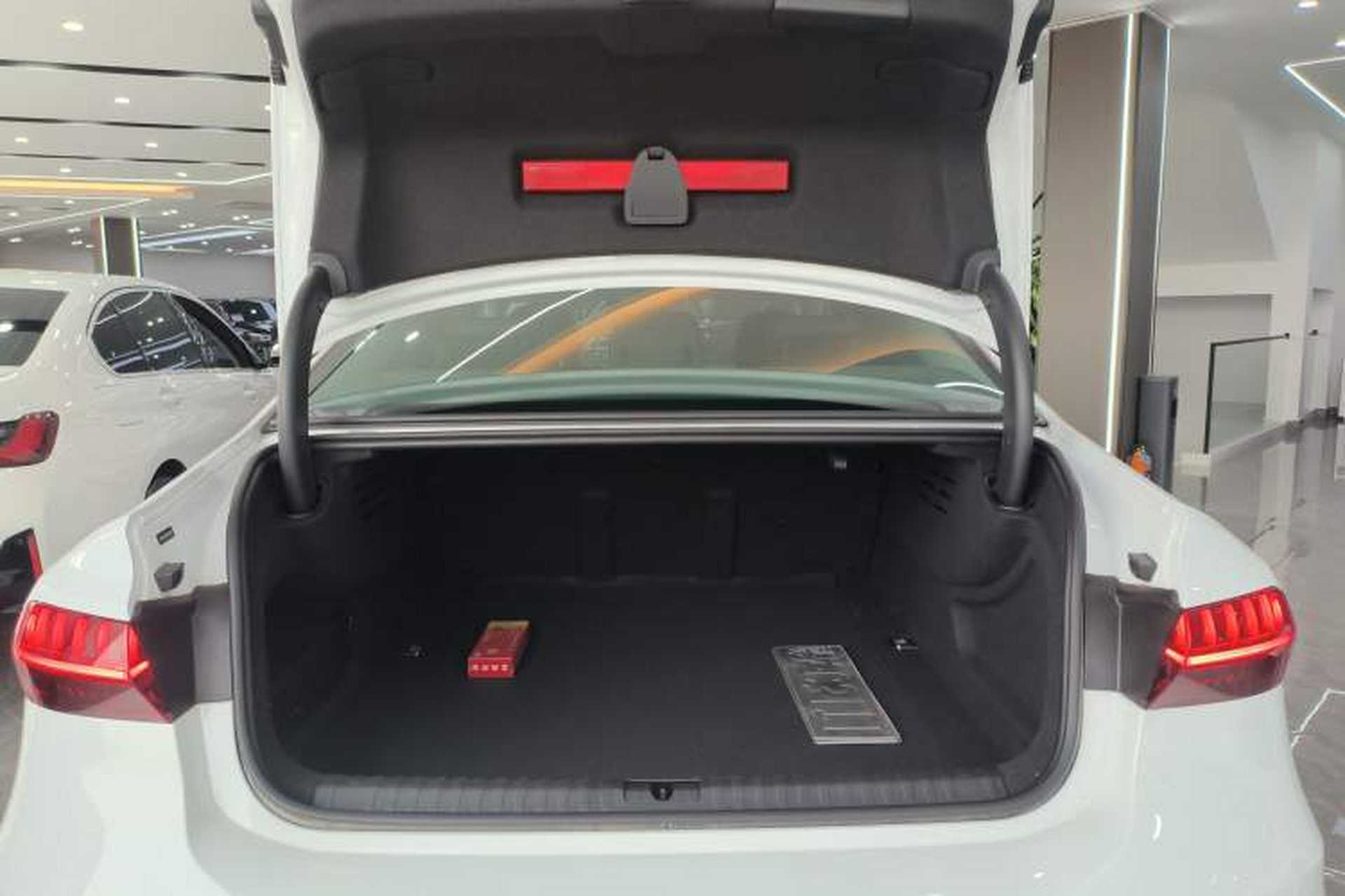 Used Audi A7L 2022 45 TFSI S-line Dream-Building Crystal Flow Package Trunk