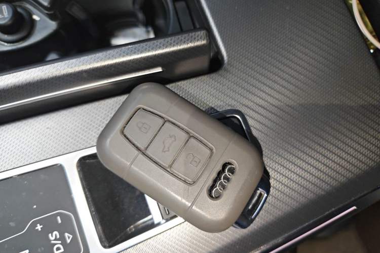 Used Audi A7L 2022 45 TFSI S-line Dream-Building Edition Vehicle Key