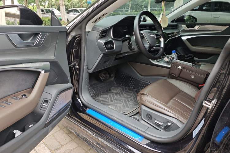 Used Audi A7L  Driver Seat