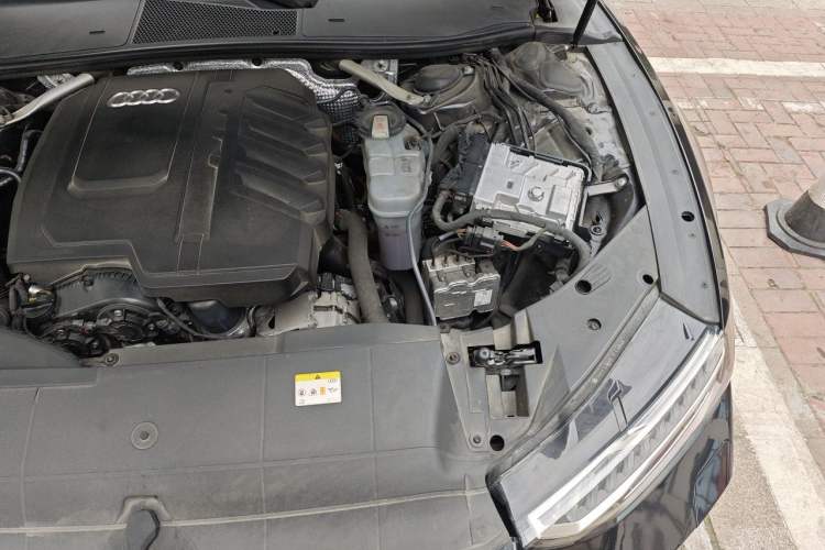 Used Audi A7L  Engine Bay Left