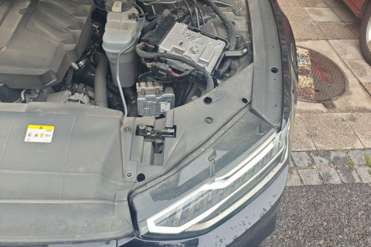 Used Audi A7L 2023 45 TFSI quattro S-line Shadow Warrior Edition Engine Bay Left