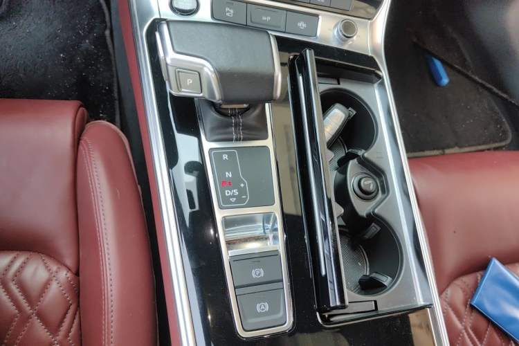 Used Audi A7L 2023 45 TFSI quattro S-line Shadow Warrior Edition Gear Lever