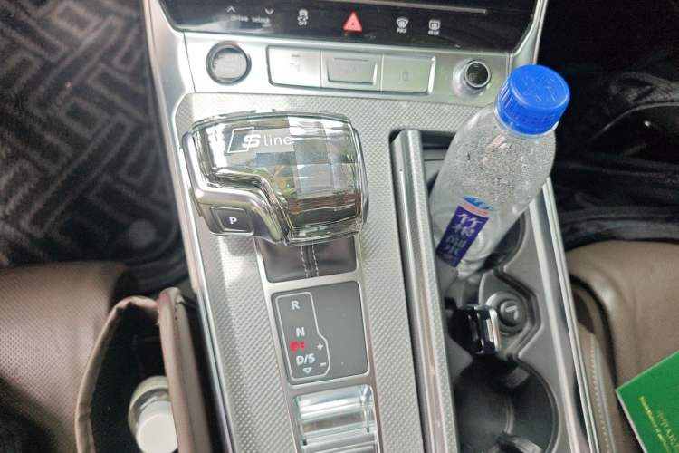 Used Audi A7L  Gear Lever