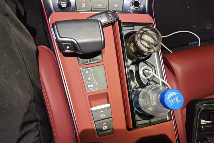 Used Audi A7L 2023 45 TFSI quattro S-line Shadow Warrior Edition Gear Lever