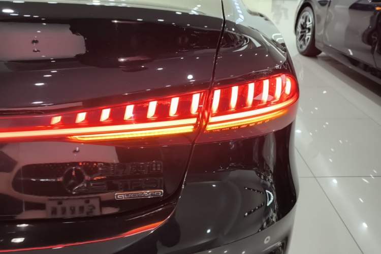 Used Audi A7L 2023 45 TFSI quattro S-line Black Warrior Edition Right Rear Taillight