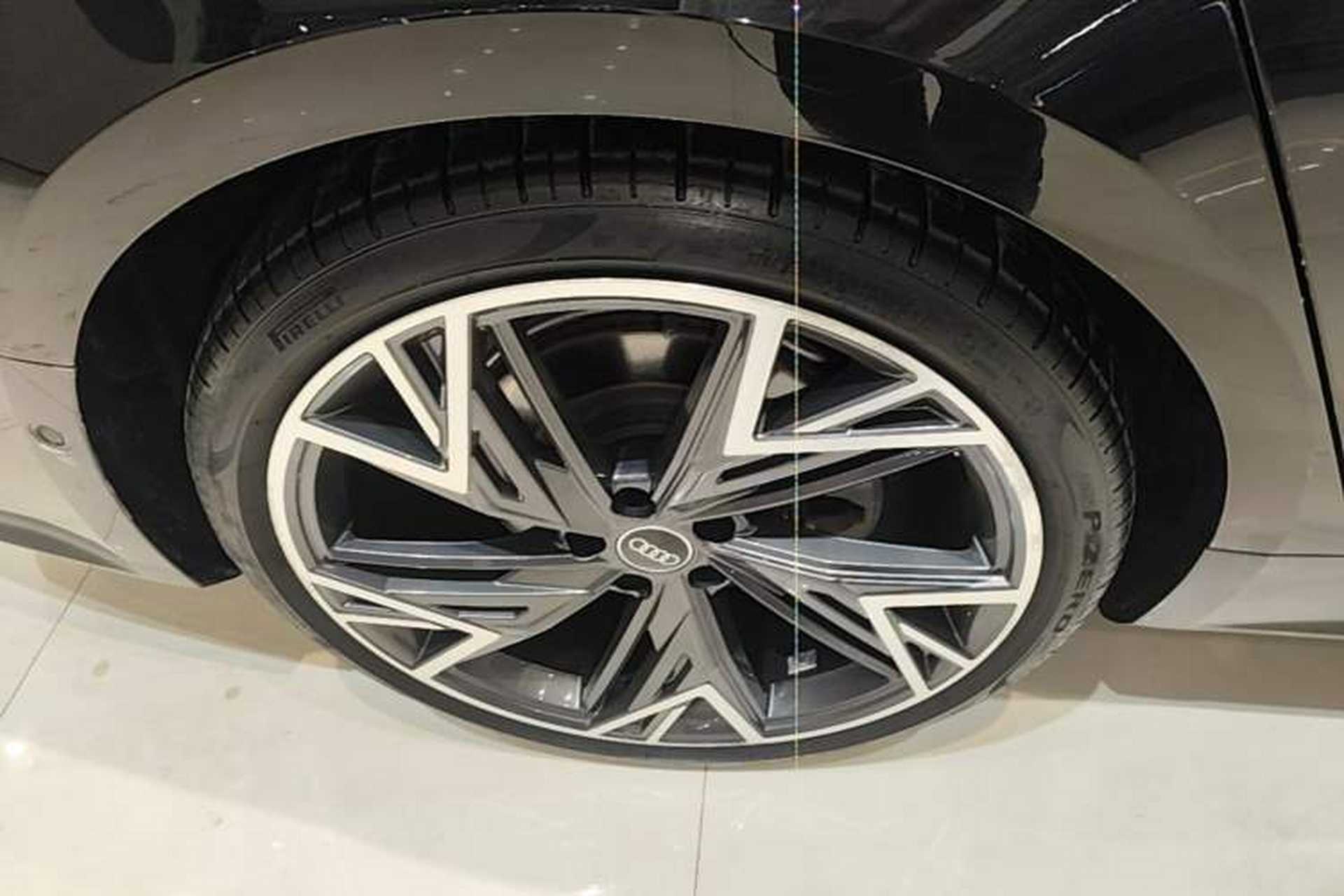 Used Audi A7L 2023 45 TFSI quattro S-line Shadow Warrior Edition Right Rear Wheel Hub