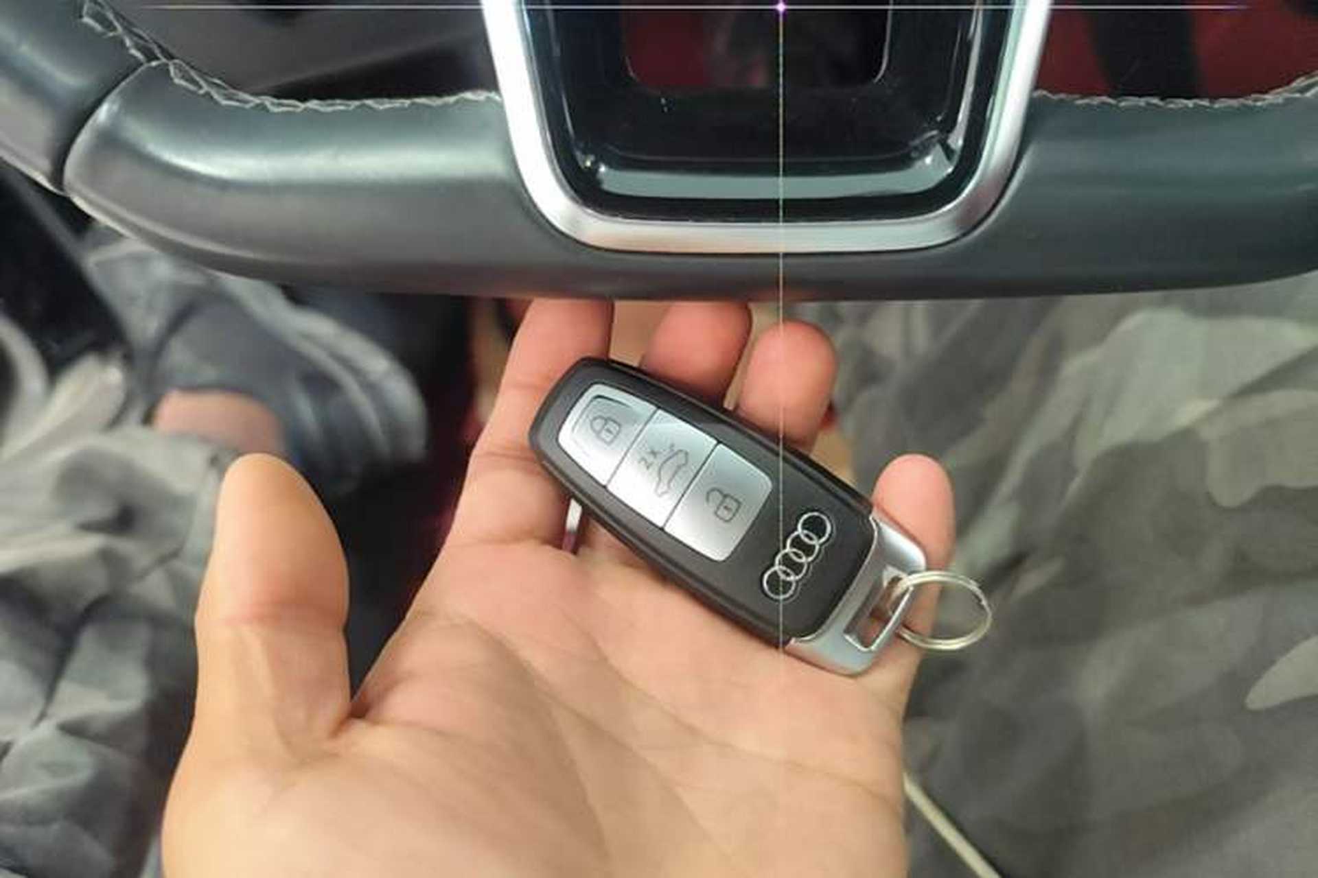 Used Audi A7L 2023 45 TFSI quattro S-line Shadow Warrior Edition Vehicle Key
