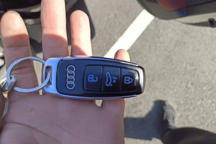 Used Audi A7L 2023 45 TFSI quattro S-line Black Warrior Edition Vehicle Key