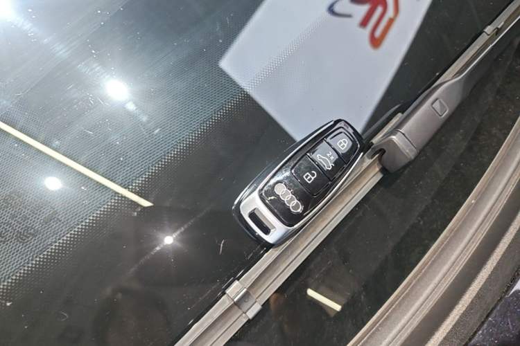 Used Audi A7L 2023 45 TFSI quattro S-line Black Warrior Edition Vehicle Key