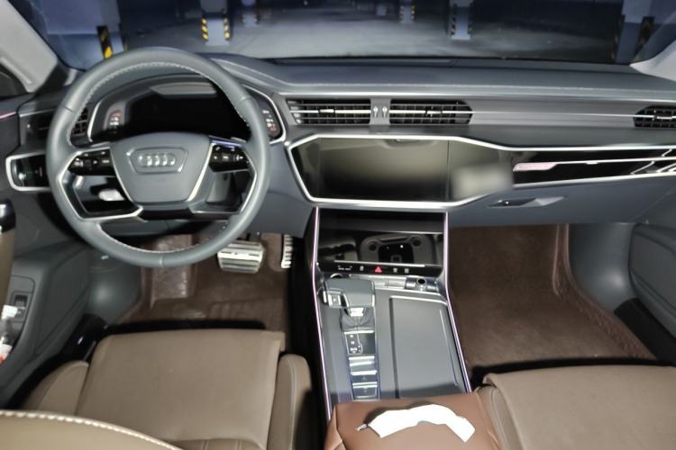 Used Audi A7L  Center Console
