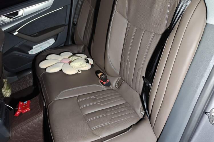 Used Audi A7L  Left Rear Seat