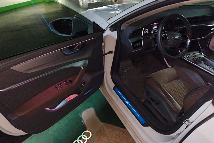 Used Audi A7L 2023 45 TFSI quattro S-line Shadow Warrior Edition Driver Seat
