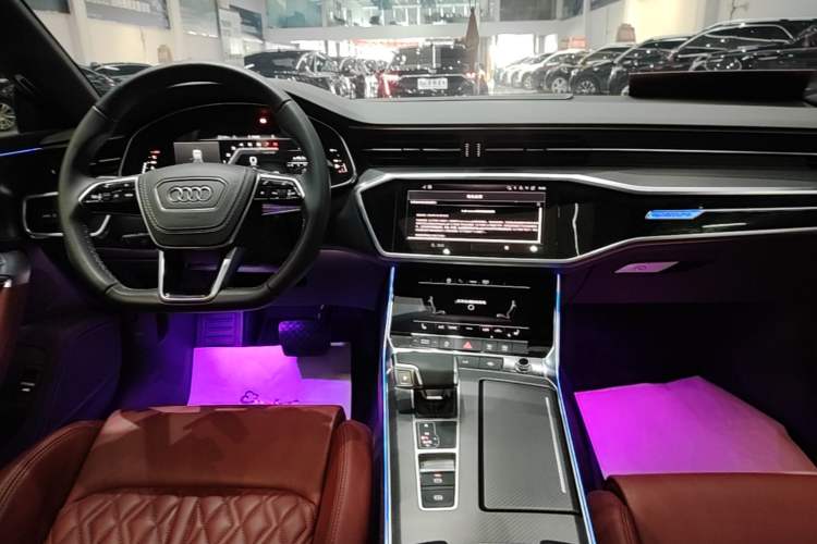 Used Audi A7L 2024 45 TFSI quattro Black Warrior Edition Audio And AC Panel