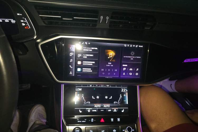 Used Audi A7L 2024 45 TFSI quattro Black Warrior Edition Audio And AC Panel