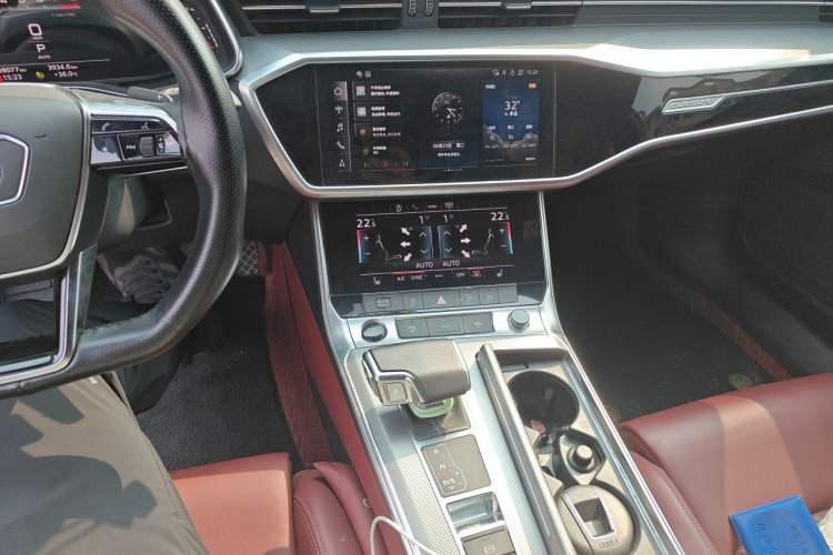 Used Audi A7L 2024 45 TFSI quattro S-line Black Warrior Edition Audio And AC Panel