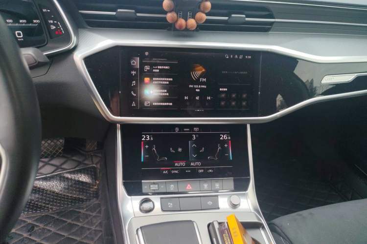 Used Audi A7L 2024 45TFSI S-line Dream-Building Edition Flow Crystal Package Audio And AC Panel