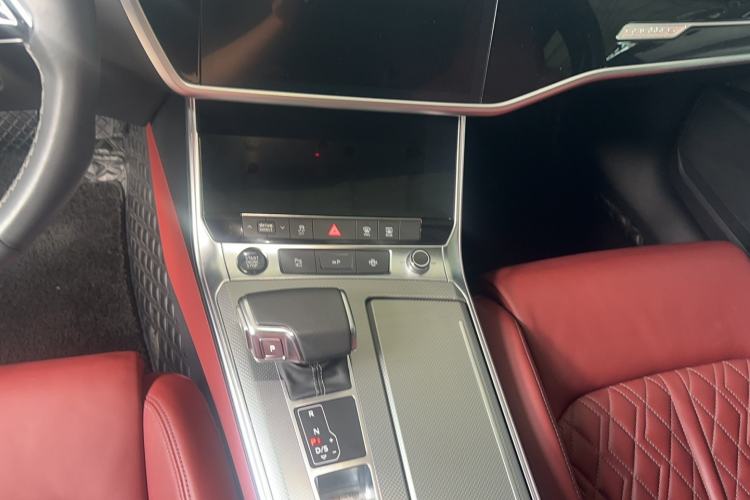 Used Audi A7L 2024 45 TFSI quattro S-line Black Warrior Edition Audio And AC Panel