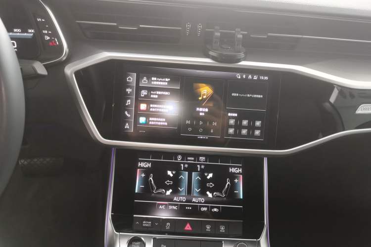 Used Audi A7L 2024 45TFSI S-line Dream-Building Edition Flow Crystal Package Audio And AC Panel