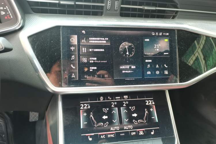 Used Audi A7L 2024 45 TFSI quattro Black Warrior Edition Audio And AC Panel