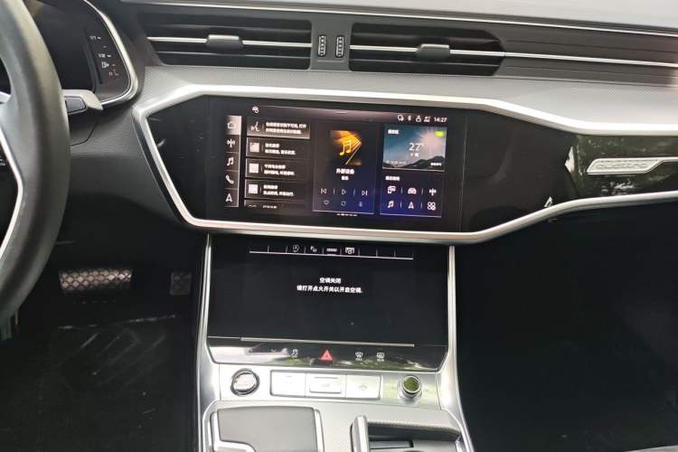 Used Audi A7L 2024 45 TFSI quattro Luxury Edition Audio And AC Panel