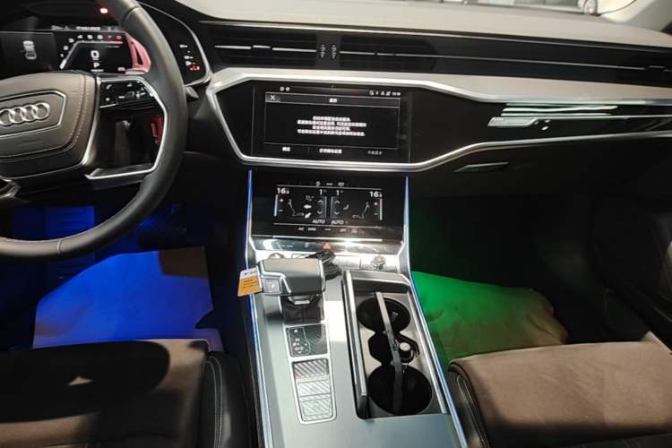 Used Audi A7L 2024 45 TFSI Luxury Edition Audio And AC Panel