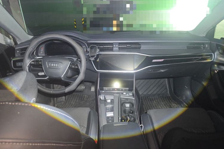 Used Audi A7L 2024 45TFSI quattro S-line Visionary Edition Flow Crystal Package Center Console