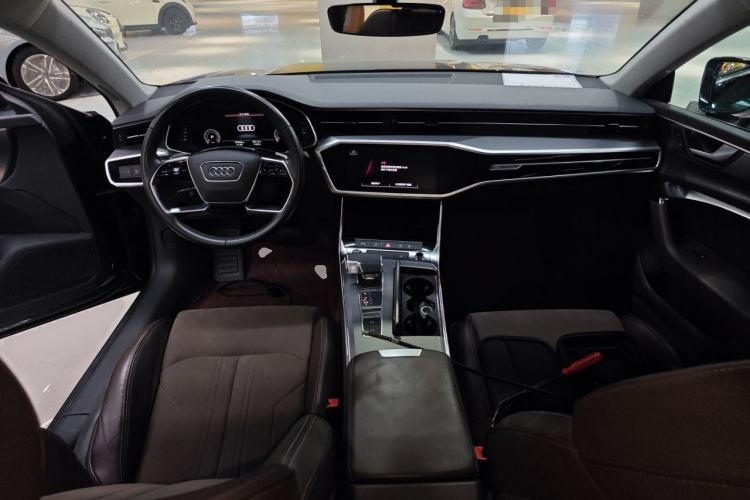 Used Audi A7L 2024 45TFSI S-line Dream-Building Edition Flow Crystal Package Center Console