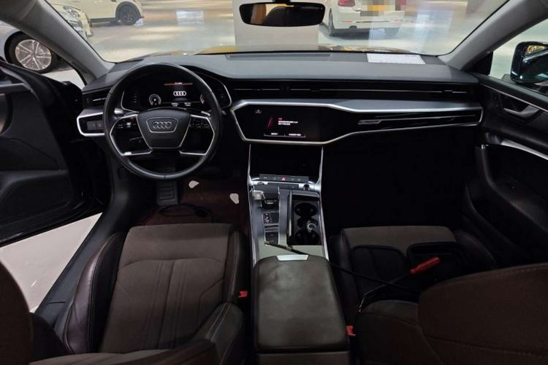 Used Audi A7L 2024 45TFSI S-line Dream-Building Edition Flow Crystal Package Center Console