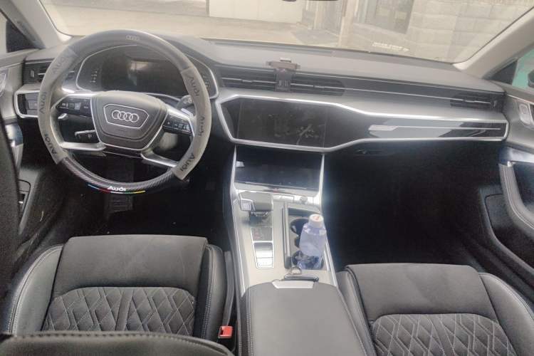 Used Audi A7L 2024 45 TFSI quattro Luxury Edition Center Console