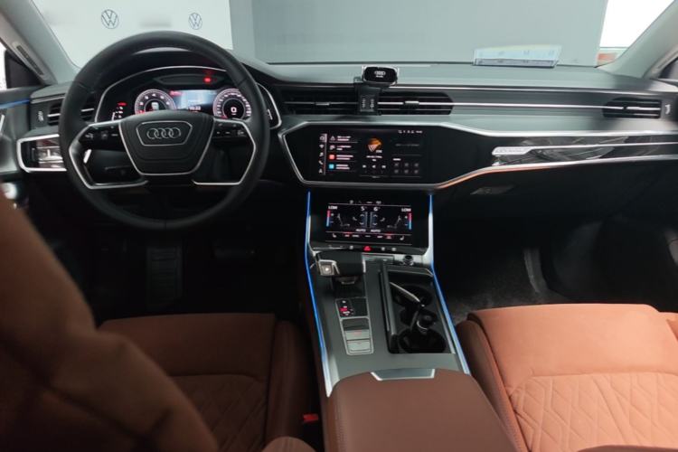 Used Audi A7L 2024 45 TFSI quattro Luxury Edition Center Console