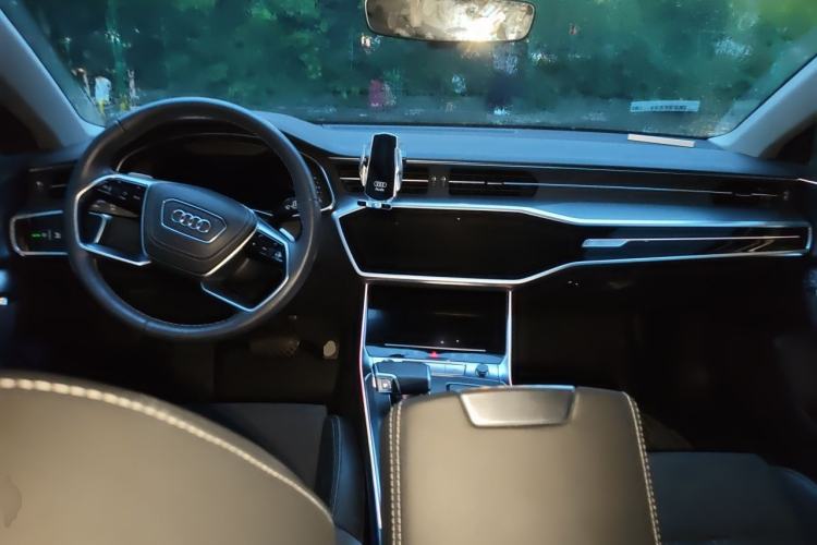 Used Audi A7L 2024 45 TFSI Luxury Edition Center Console