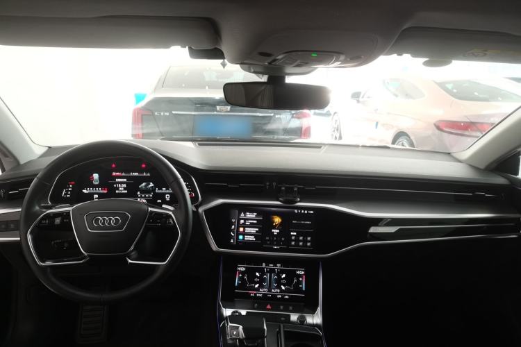 Used Audi A7L 2024 45TFSI S-line Dream-Building Edition Flow Crystal Package Center Console