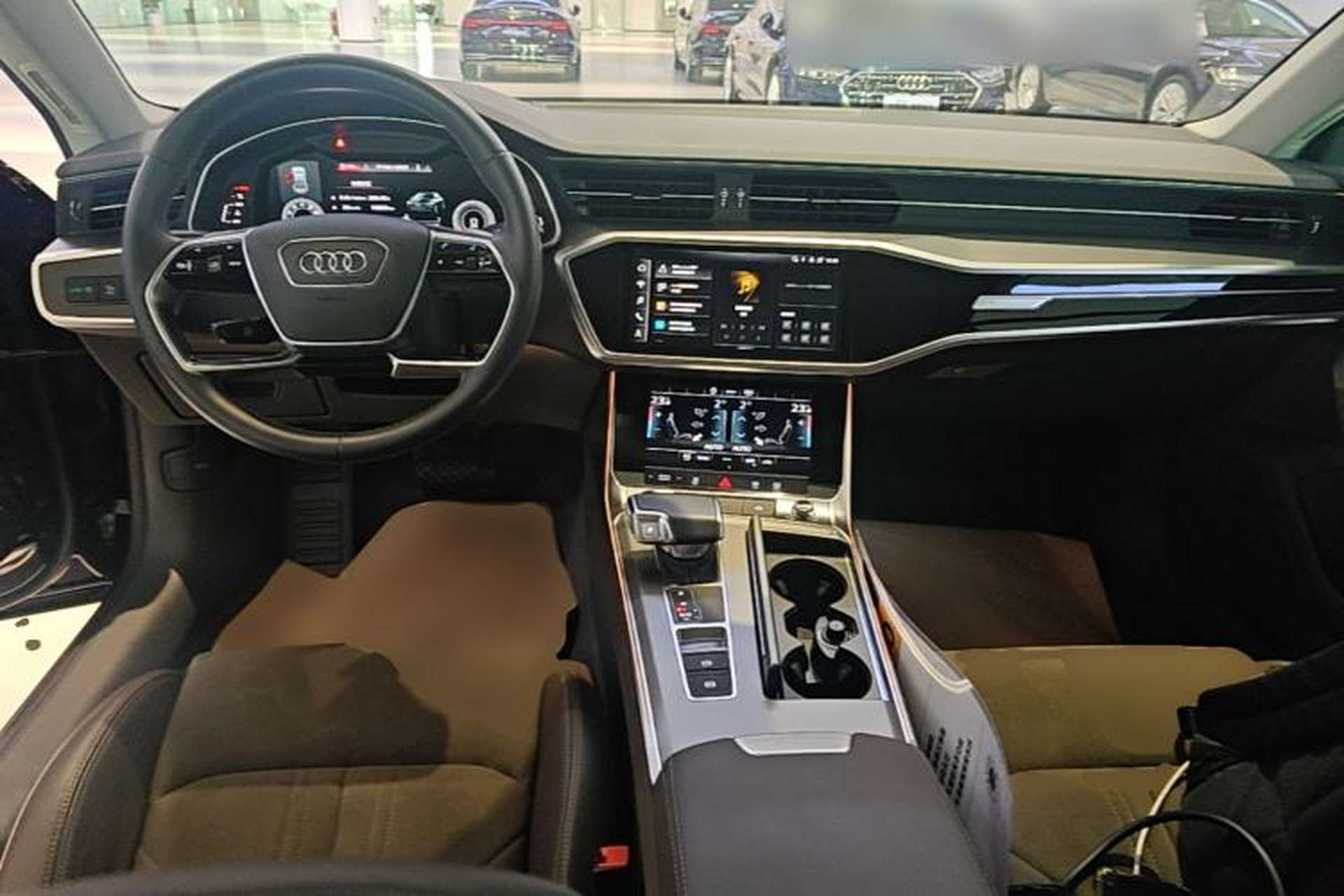 Used Audi A7L 2024 45TFSI S-line Dream-Building Edition Flow Crystal Package Center Console