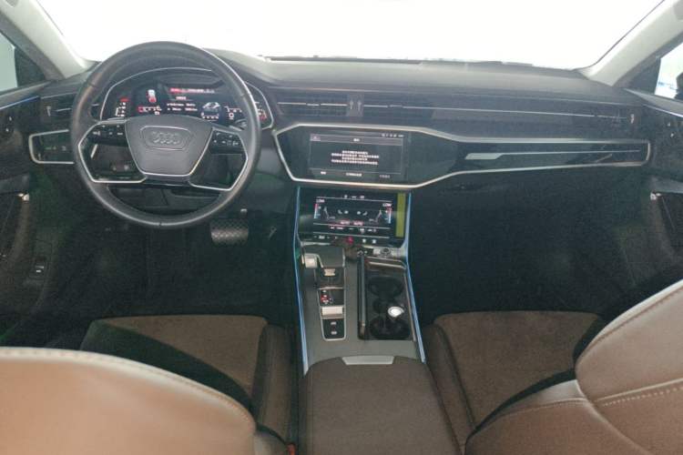 Used Audi A7L 2024 45TFSI S-line Dream-Building Edition Flow Crystal Package Center Console
