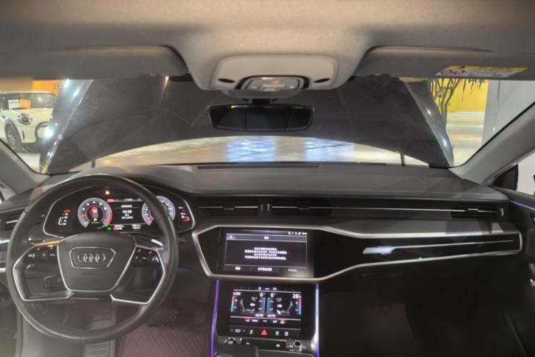 Used Audi A7L 2024 45TFSI S-line Dream-Building Edition Flow Crystal Package Center Console