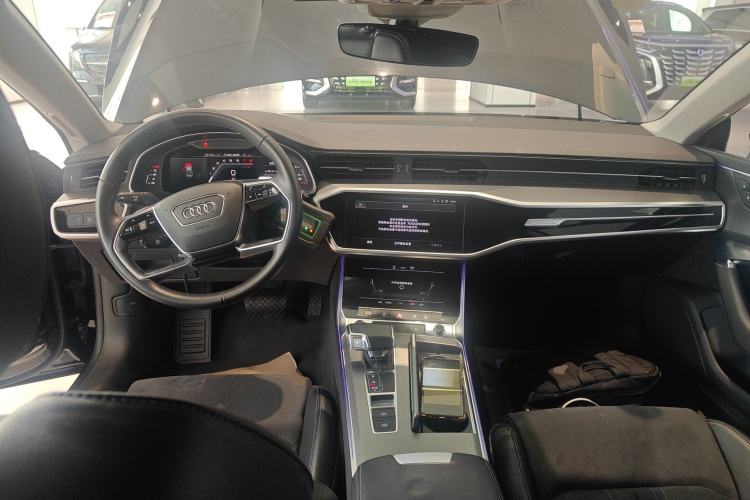 Used Audi A7L 2024 45TFSI S-line Dream-Building Edition Flow Crystal Package Center Console