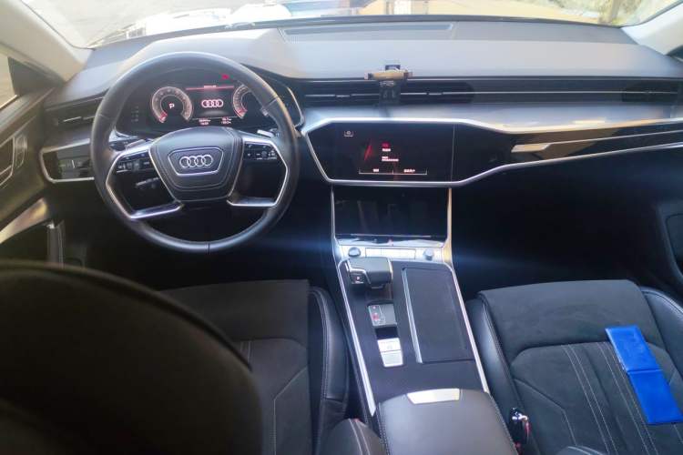 Used Audi A7L 2024 45 TFSI Luxury Edition Center Console