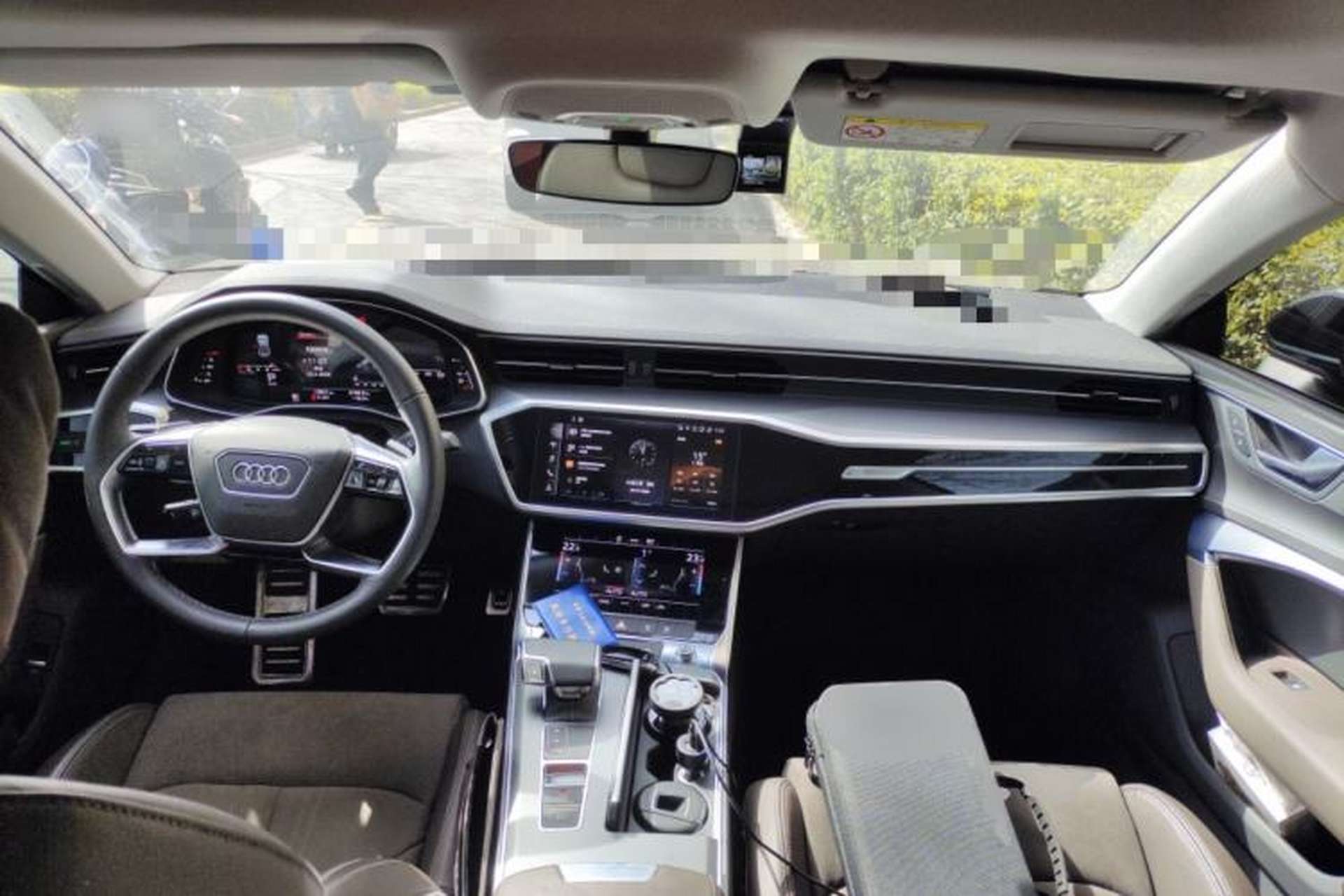 Used Audi A7L 2024 45TFSI S-line Dream-Building Edition Flow Crystal Package Center Console