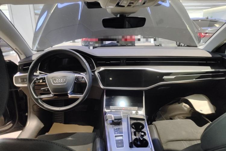 Used Audi A7L 2024 45TFSI S-line Dream-Building Edition Flow Crystal Package Center Console