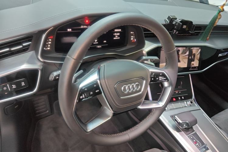 Used Audi A7L 2024 45 TFSI Luxury Edition Center Console
