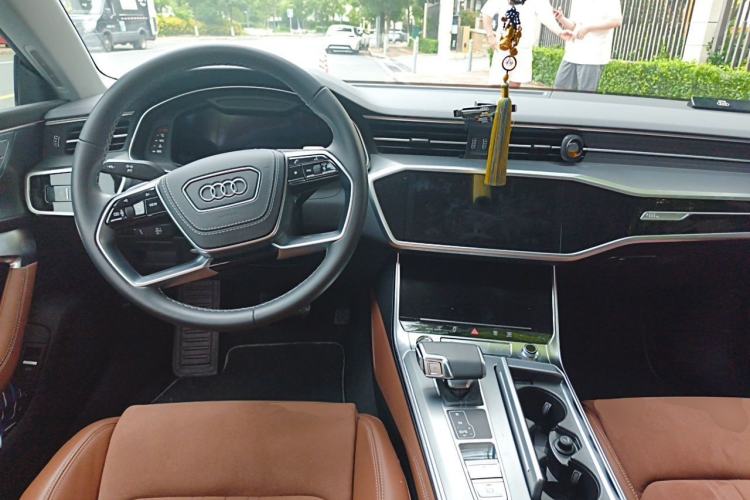 Used Audi A7L 2024 45 TFSI Luxury Edition Center Console
