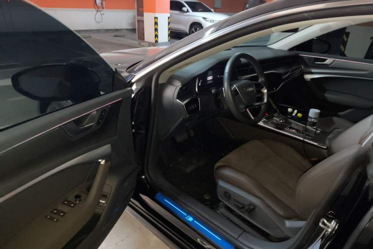 Used Audi A7L 2024 45TFSI S-line Dream-Building Edition Flow Crystal Package Driver Seat