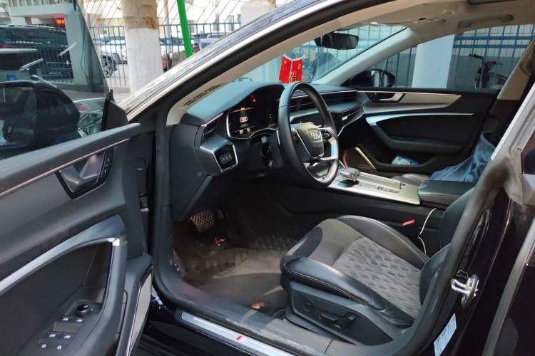 Used Audi A7L 2024 45TFSI quattro S-line Visionary Edition Flow Crystal Package Driver Seat