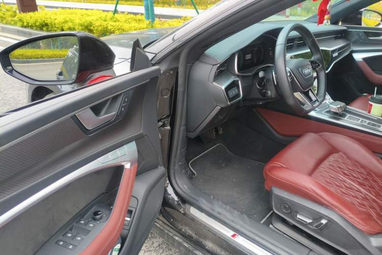 Used Audi A7L 2024 45 TFSI quattro Black Warrior Edition Driver Seat