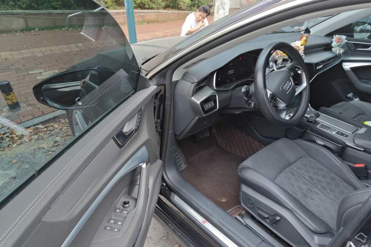 Used Audi A7L 2024 45TFSI quattro S-line Visionary Edition Flow Crystal Package Driver Seat