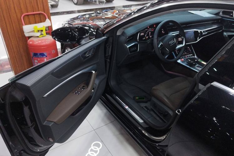 Used Audi A7L 2024 45TFSI S-line Dream-Building Edition Flow Crystal Package Driver Seat