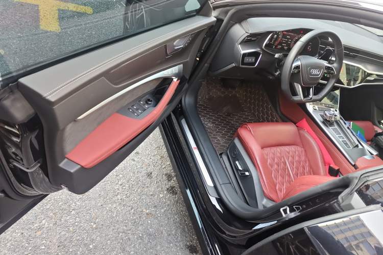 Used Audi A7L 2024 45 TFSI quattro Black Warrior Edition Driver Seat